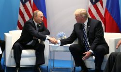 Vladimir_Putin_and_Donald_Trump_at_the_2017_G-20_Hamburg_Summit_(2) G20 AMBURGO 2017 free Wikimedia Commons