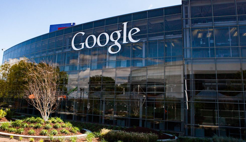 Google_Headquarters_Google_Logo_(52639793897)_free_Wikimedia_Commons