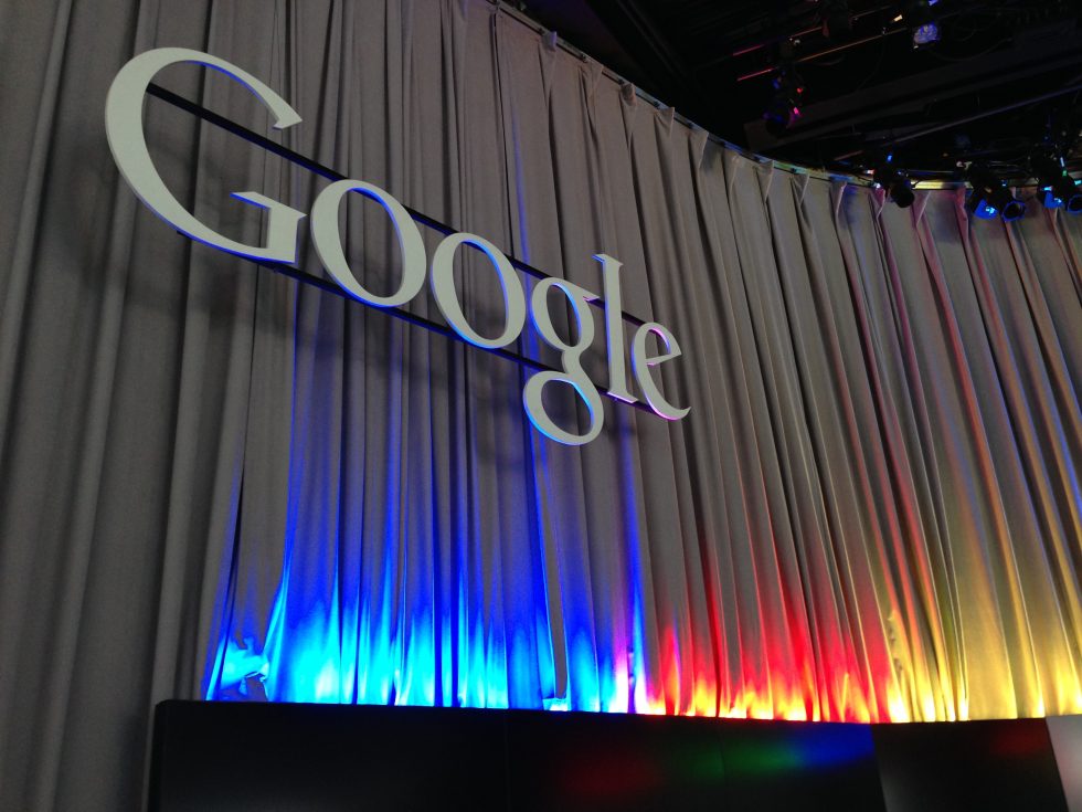 Google_stage,_logo,_and_colored_lights_wikimedia_commons_free_2014