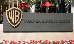 Warner_Bros_Studios_entrance_free_wikimedia