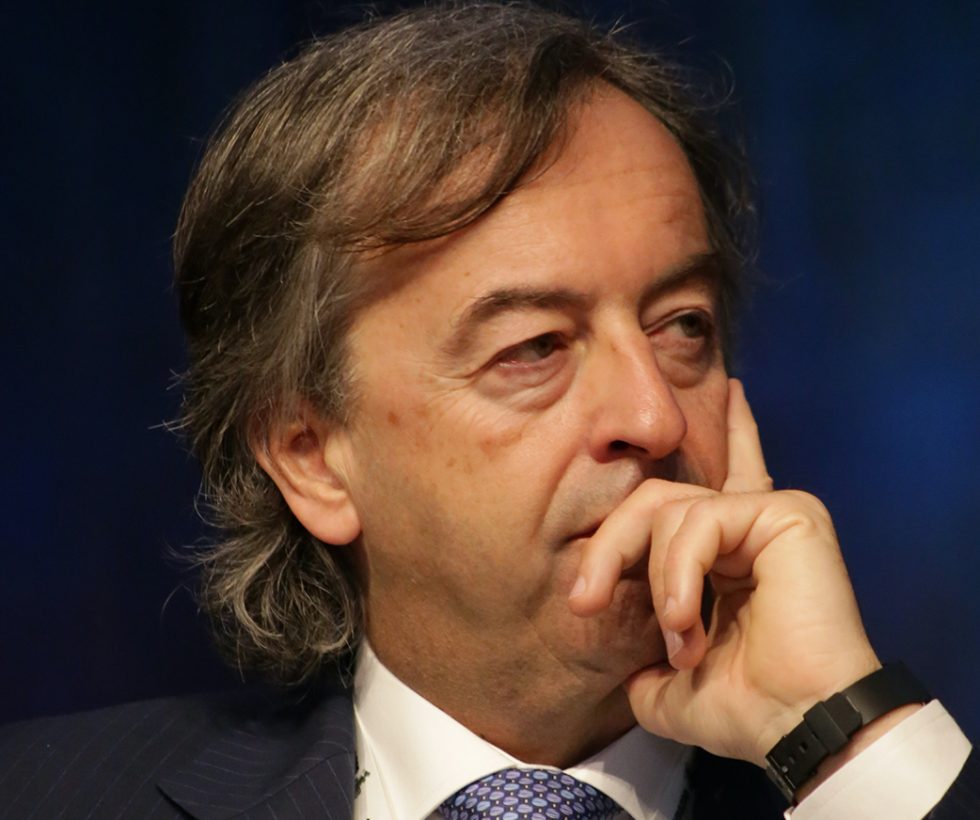 Roberto_Burioni_2017_free_Wikimedia_cropped