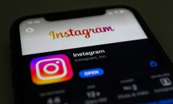 Instagram_app_smartphone_free_Unsplash_shutter-speed-9OeW6Thad0Q-unsplash