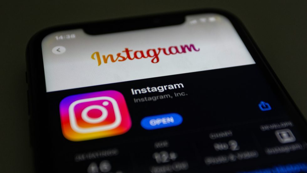 Instagram_app_smartphone_free_Unsplash_shutter-speed-9OeW6Thad0Q-unsplash