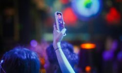 michael-effendy-D4kALj_9CEE-unsplash_free_smartphone_TikTok_social_Media_video